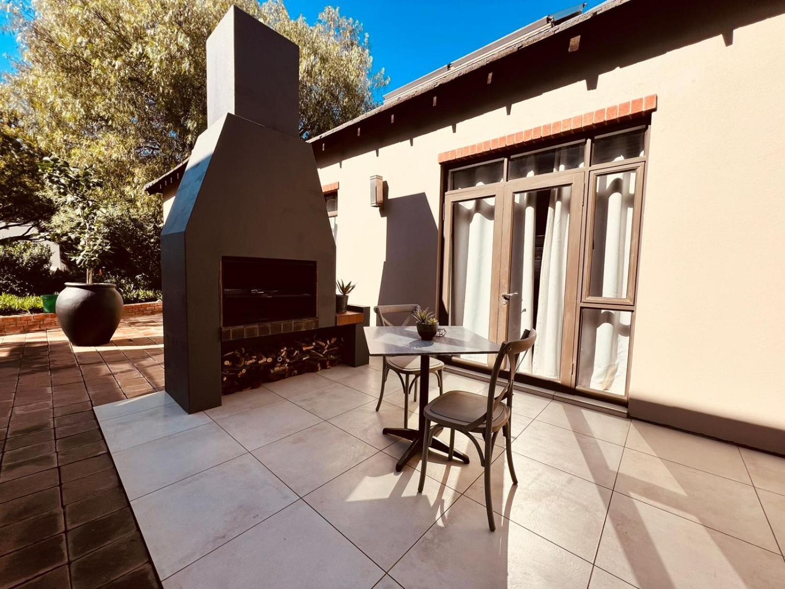 Tredenham Boutique Hotel Bloemfontein Eksteriør bilde A braai area