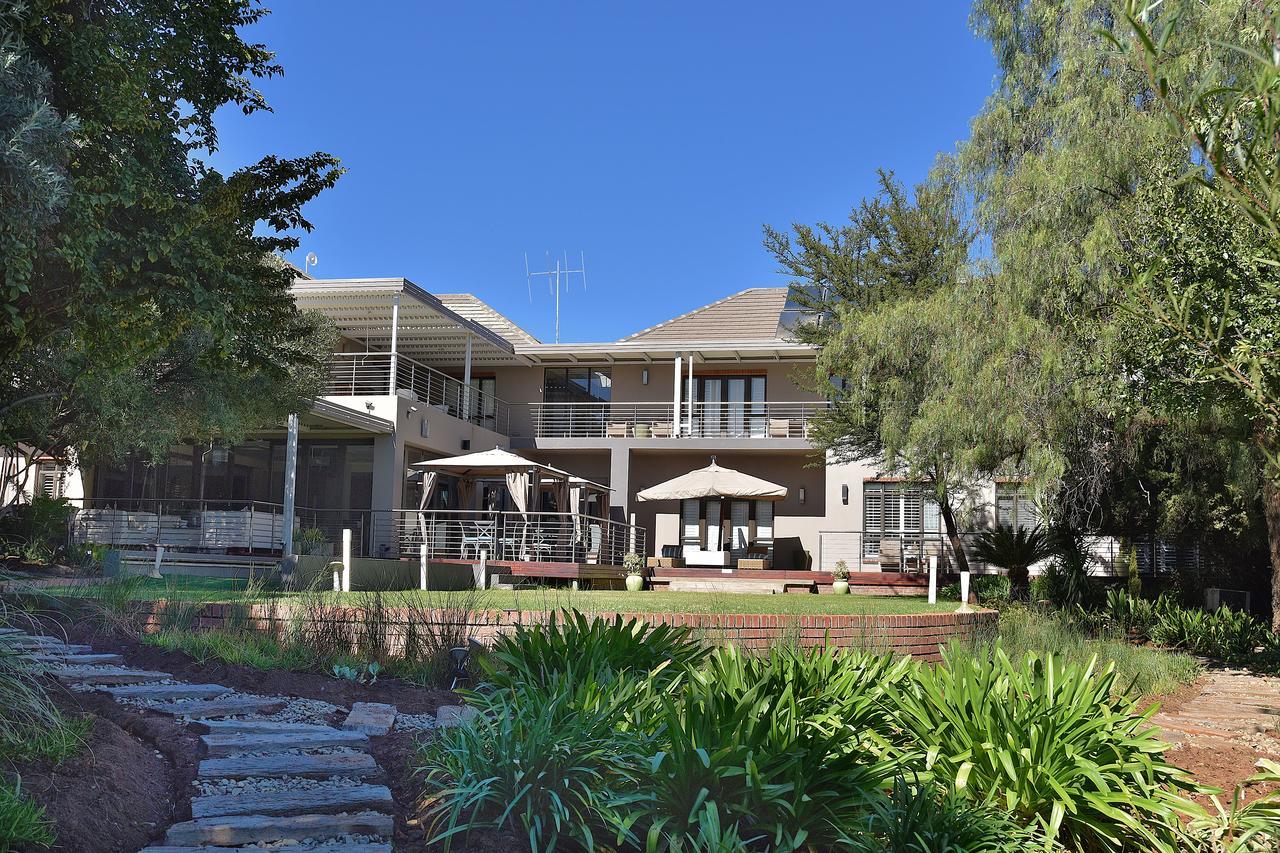 Tredenham Boutique Hotel Bloemfontein Eksteriør bilde The clubhouse at the Rand Country Club